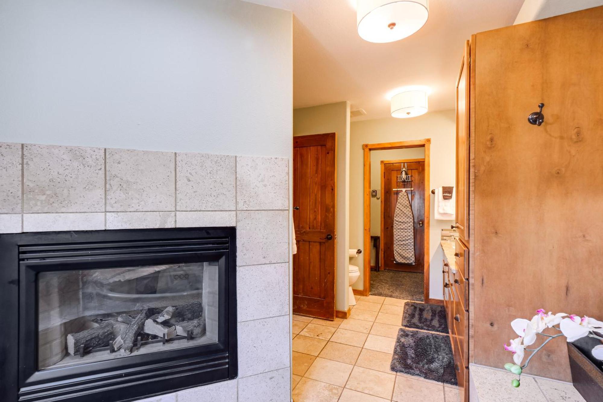 Breck Condo With Pool And Hot Tub Access Walk To Lift Брекенридж Экстерьер фото